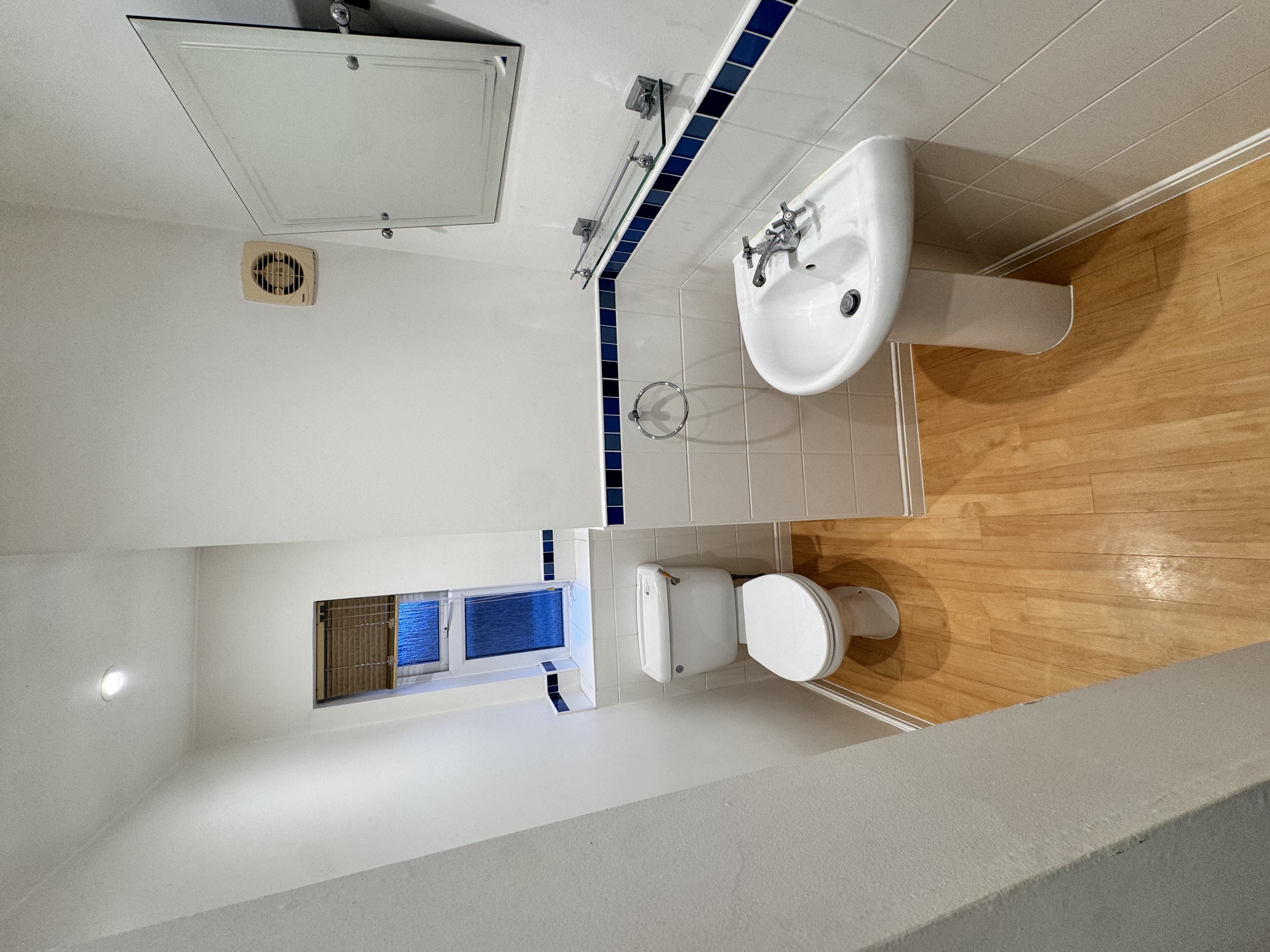 Bathroom renovation Aylesbury - Photo 3