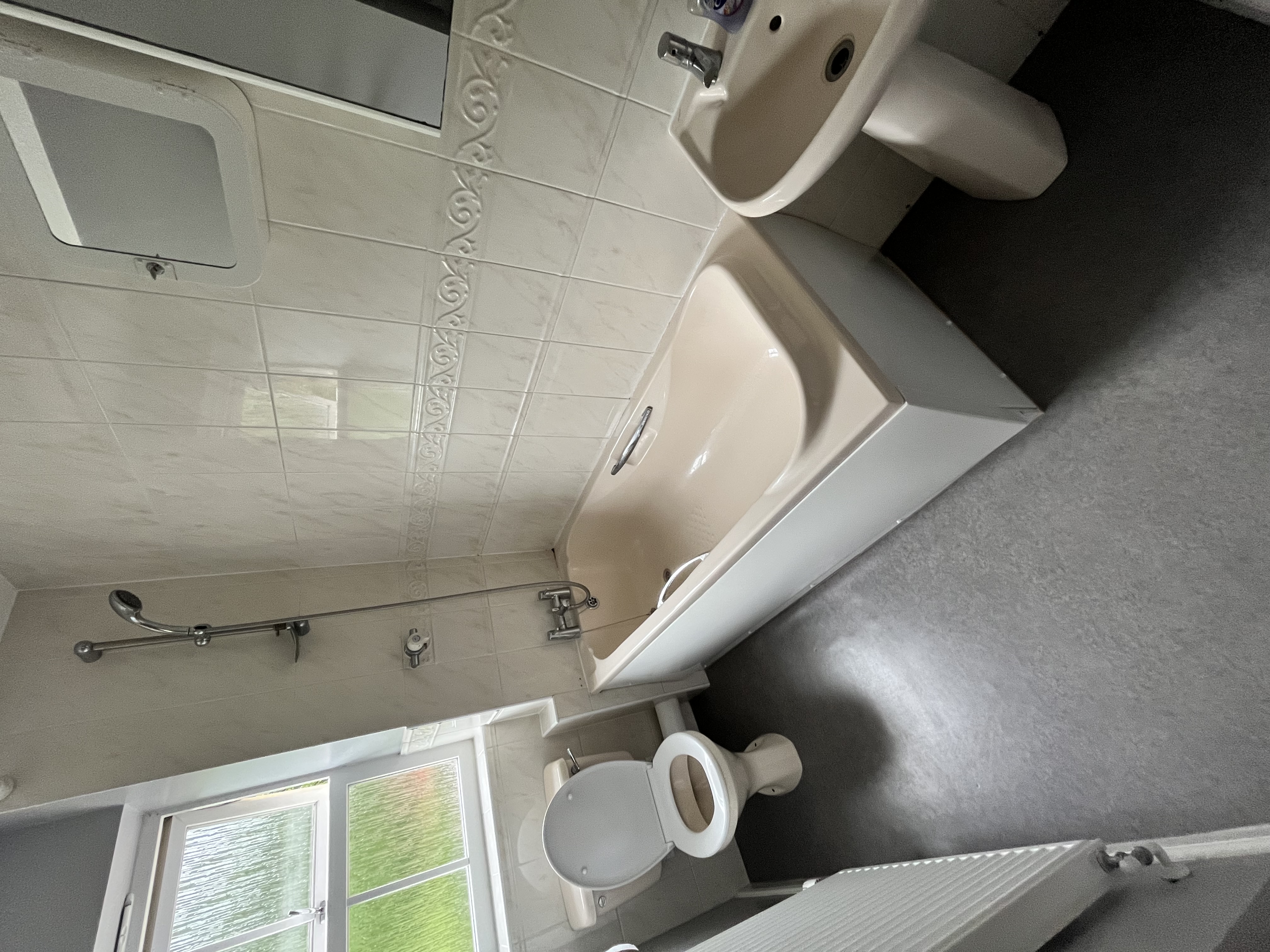 Bathroom renovation Aylesbury - Photo 14